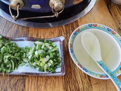 -毛辣果·贵州红酸汤牛肉火锅(西单店)