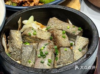 朋友推荐的餐厅,名字比较接地气,广美食堂,虽然交食堂