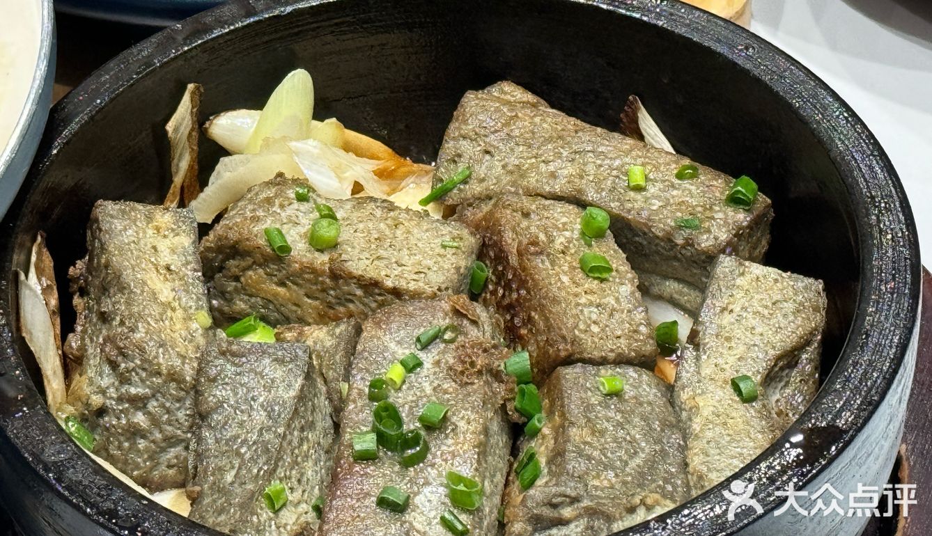 海味满桌真满足