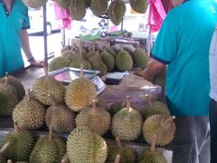 餐具摆设-阿龙榴莲摊