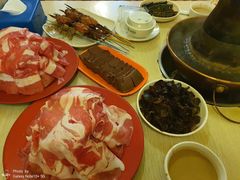 -洞庭洲·防空洞火锅·烧烤·铜锅涮肉(新百广场店)