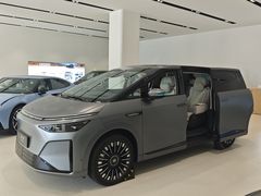 -小鹏汽车上海吴中路销售服务中心