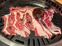 秘制谷饲原切肉-大唐尚武烤活鳗鱼黑牛烤肉(大里路店)
