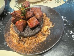 安格斯蒜香雪花一口牛-一沙一城·岩烤牛扒(深圳首店)