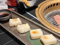 -山川小町·极番烧肉(新地假日广场店)