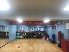 -嗨动跆拳道体能馆(菜百店)