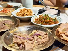 -猪啊牛呀羊啊铜盘烤肉(正大广场店)