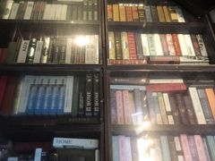 -钟书阁(松江泰晤士小镇店)