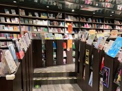 -钟书阁(群光广场店)