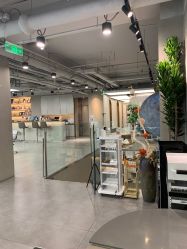 -变画·发型STUDIO