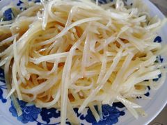 醋溜土豆丝-北京龙庆四季香农家饭庄·灶台鱼·碳烤虹鳟鱼(龙庆峡店)