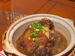 -老码头黑皮肘子锅包肉(赣水路店)