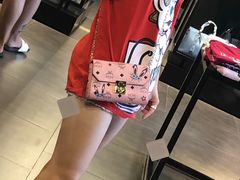 -MCM(比斯特上海购物村店)