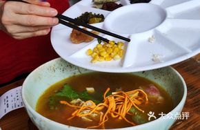 Fresh Simmered Chicken Soup with Rice Noodles