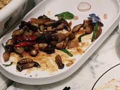 黑椒鸡枞菌炒猪颈肉-青雅中餐厅(大连金石滩绿发希尔顿度假酒店)