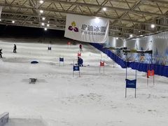 -乔波室内滑雪场