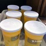 地址在油榨街,生意非常好,蛋糕的品种很多,色香味俱全