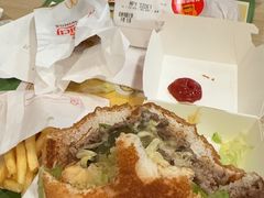-麦当劳(轻轨曹杨路店)
