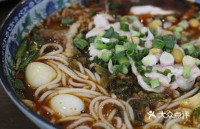 Yunnan Over-Bridge Rice Noodles with Meat