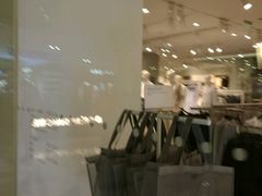 -H&M(鹏欣水游城店)