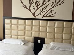 -昆明朗威酒店(昆明站火车站双桥夜市风情街店)