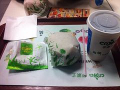 iphone_upload_pic-华莱士·全鸡汉堡(光华路店)