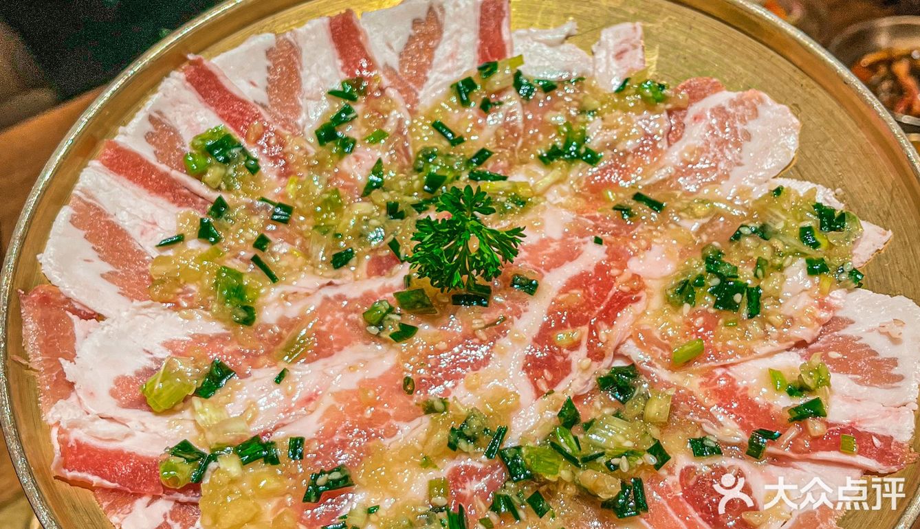 别问了！！在杭州！！好吃到爆的烤肉🐷