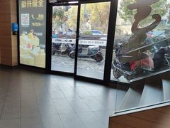 -麦当劳(乳山路店)