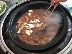 柴锅炖水库鱼-姥家大锅台水库渔家
