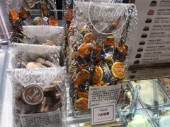 -VENCHI 闻绮(上海佛罗伦萨小镇店)