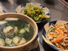 -Cuc Gach Quan Restaurant