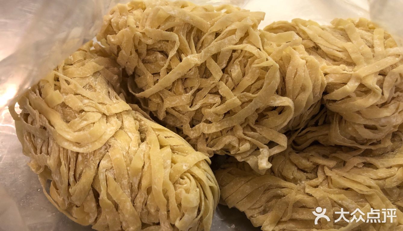 老牌港式面厂  新荣记虾子面厂
