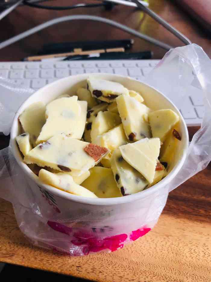 买的柠檬味的炒酸奶,味道很好,环境也不错!