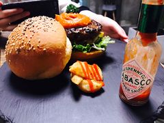 -HIGH FIVE哈福手工汉堡(桂林路店)