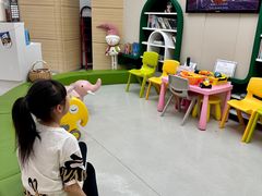 -瑞尔齿科(南京东路名人诊所)