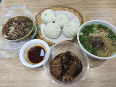 牛肉包-郑家包子牛肉拉面(尚勤路店)