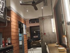 -必胜客(上海华谊新所店)