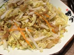 白菜拌海蜇-鲜小岛·铜锅涮肉