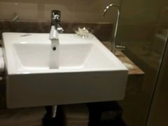 -和颐酒店(广州琶洲会展中心广州塔赤岗地铁站店)