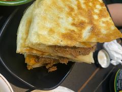 饼夹肉-老红桥炸灌肠牛肚锅烧烤(定福庄店)