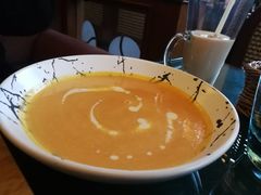 -悦享绿山墙西餐厅