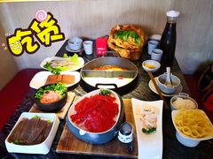 小嫩牛专利T型锅（一锅三吃）-热火朝天鲜切牛肉火锅(南强街巷店)