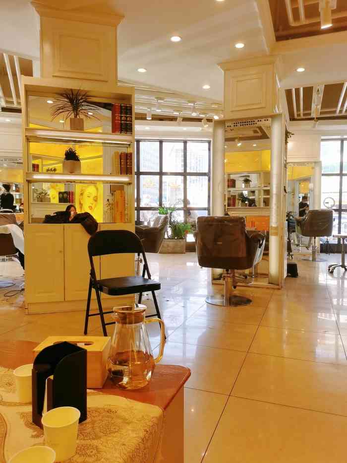 一东护肤造型(广开店)-"【项目】剪发家门口的一东造型,应该是开.