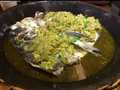 -阿瓦山寨·湘菜现炒·剁椒鱼头王(咸阳总店)