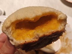 脆皮流沙包-皇朝会.经典传统粤菜(外滩店)