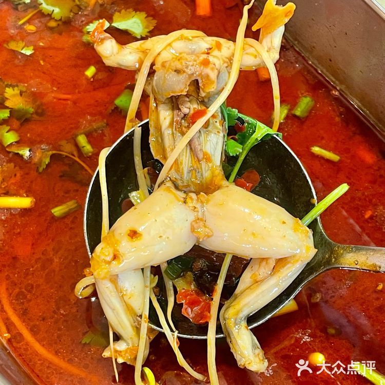 广州！这家18年老味道的田鸡真的嘎嘎香😋 