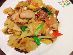 洋芋粑粑炒镇平腊肉-金洲美食(金州广场店)