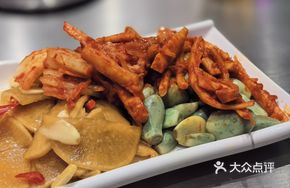 Spicy Pickled Garlic