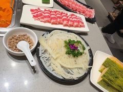 -海底捞火锅(曹安公路店)