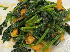 -汗腾格里·风味餐厅(新疆驻京办店)